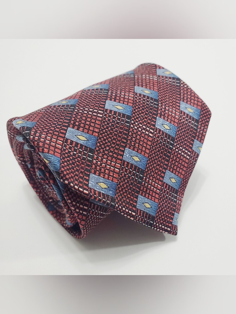 XMI 325 Nordstrom Men's Silk Neck Tie Red Geometric Pattern 58x4"